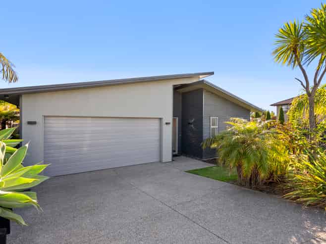 48 Columbia Crescent, Beachlands