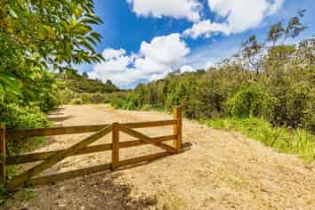 73 Pipiroa Road, Russell