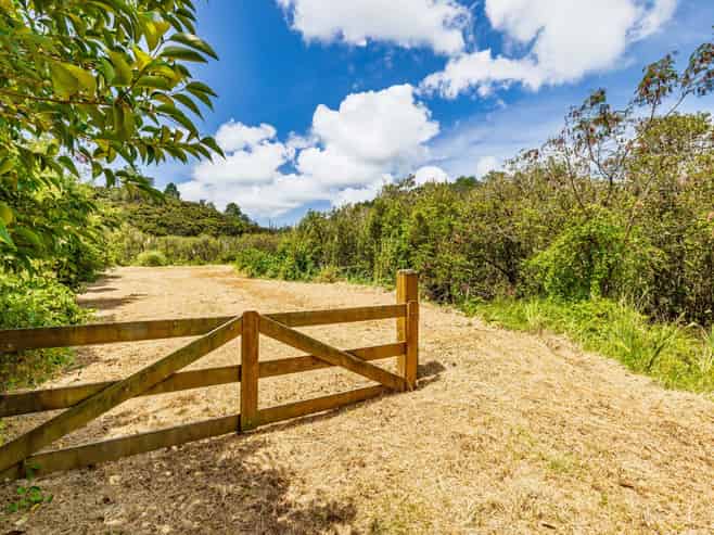 73 Pipiroa Road, Russell