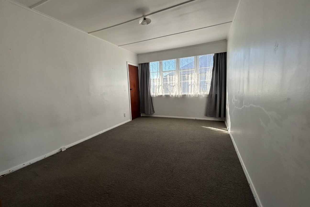 Conveniently Located Family Living with Flexible Extra Space - Lawns included - Widok 6