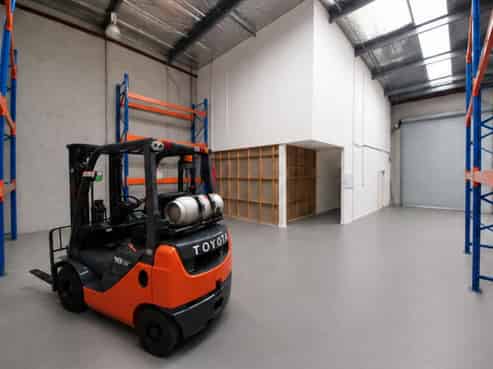 Quality and Value Industrial! - 222m²