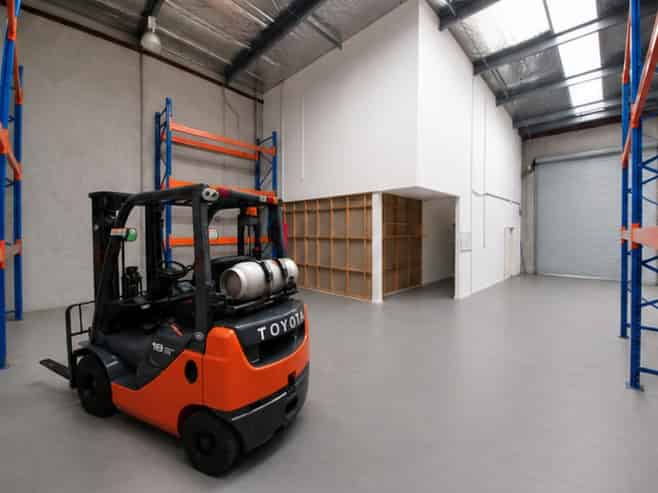 Sharp Albany Industrial Unit - 222m²