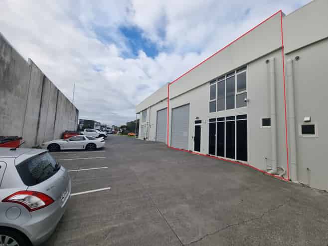 Sharp Albany Industrial Unit - 222m²