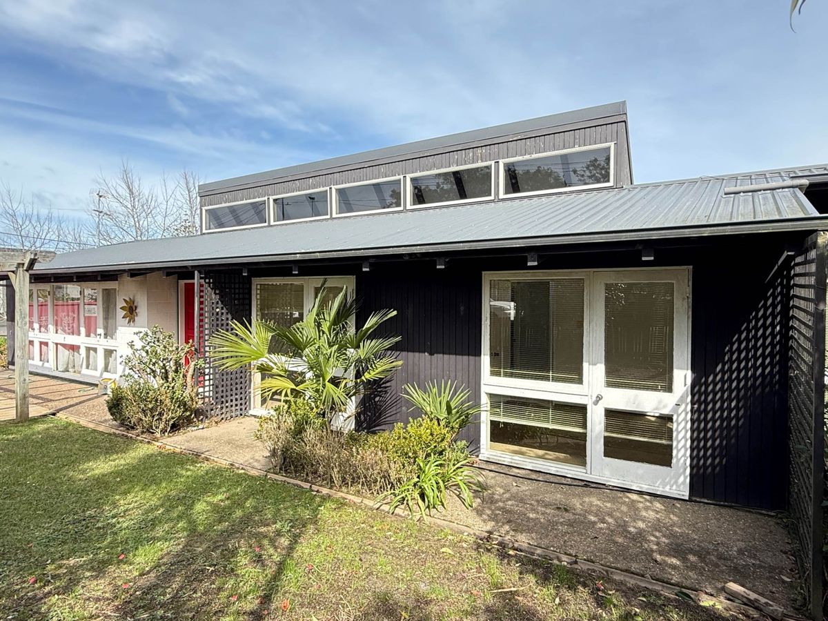 Bright & Sunny 3-Bedroom Home – Walk to Long B... - Widok 2