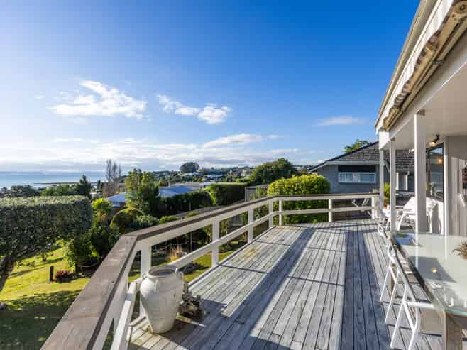952B Whangaparaoa Road, Manly