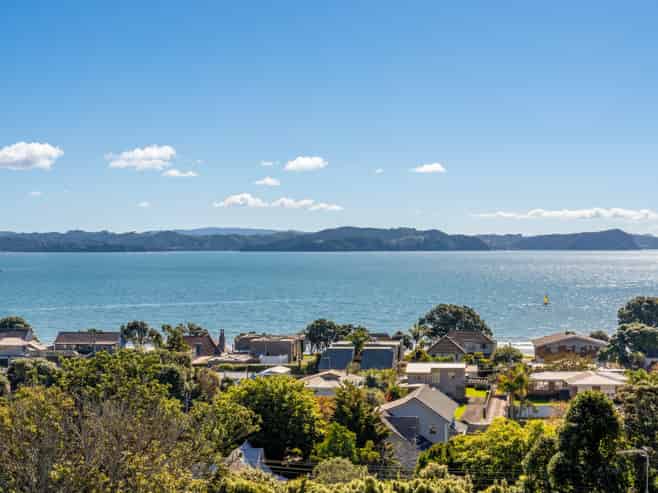 952B Whangaparaoa Road, Manly