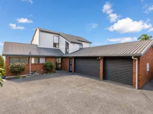 952B Whangaparaoa Road, Manly