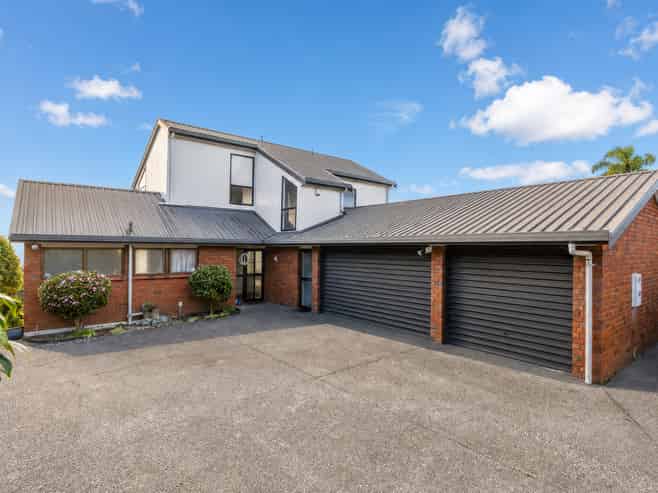 952B Whangaparaoa Road, Manly