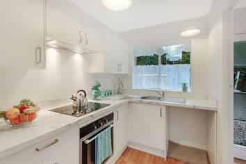 4/98 Birkdale Rd, Birkdale