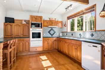 848 Beach Road, Torbay