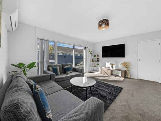 2/26 AIRFIELD ROAD, Takanini