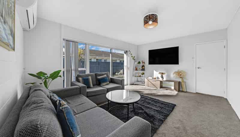 2/26 AIRFIELD ROAD, Takanini