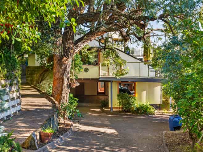 122A Chaucer Road North, Hospital Hill