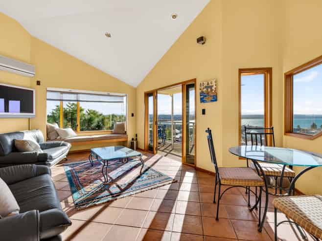 122A Chaucer Road North, Hospital Hill