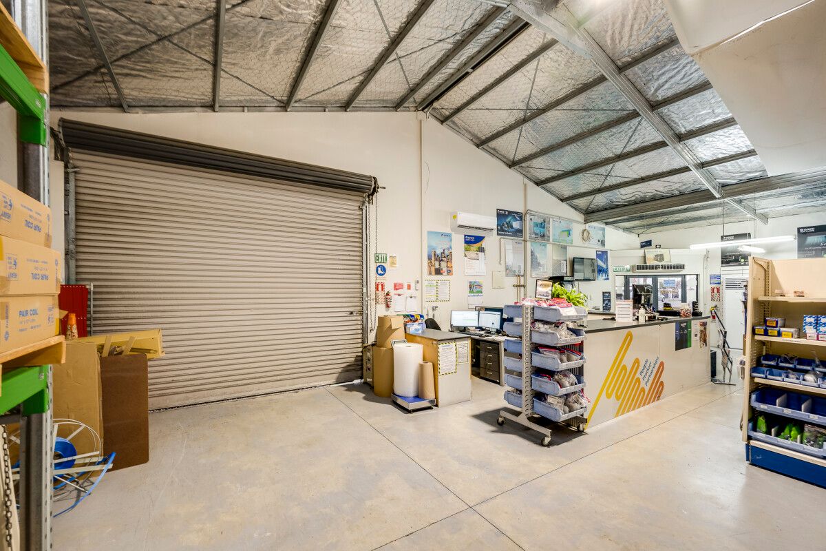 Light Industrial Investment with Upside - Altro
