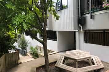 8/241 Hinemoa Street, Birkenhead