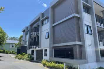 8/241 Hinemoa Street, Birkenhead