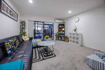 30 Biplane Street, Takanini