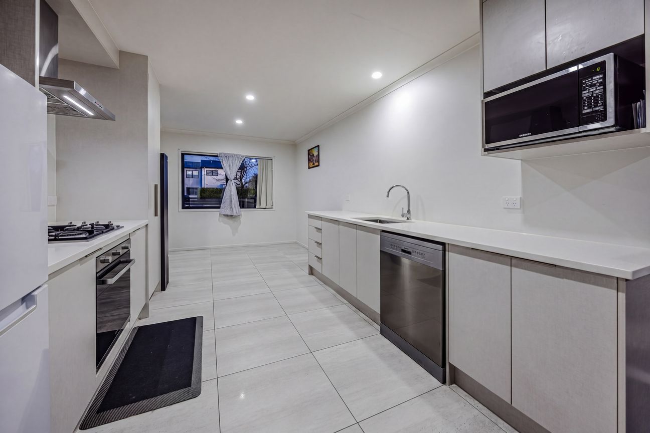 Convenient Living in the Heart of Takanini! - Vista 3