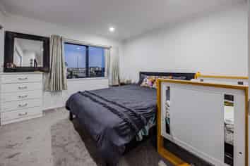 30 Biplane Street, Takanini