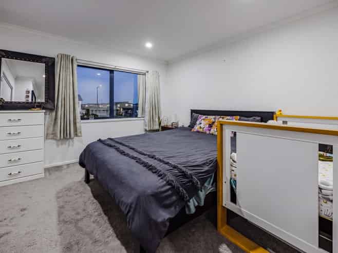 30 Biplane Street, Takanini