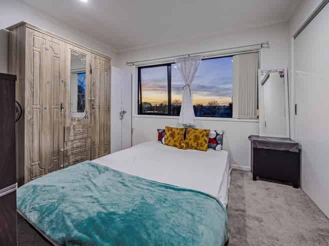 30 Biplane Street, Takanini