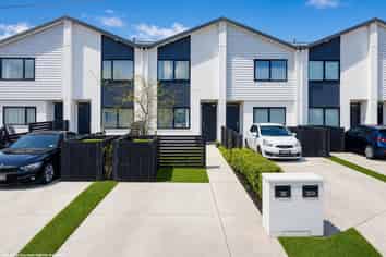 30 Biplane Street, Takanini
