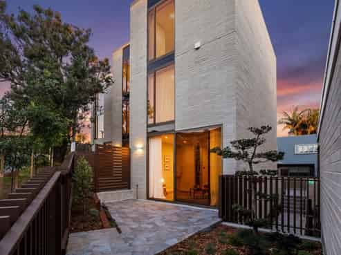 2/25 Tirotai Crescent, Westmere