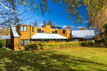 Iconic Tussock Lodge
