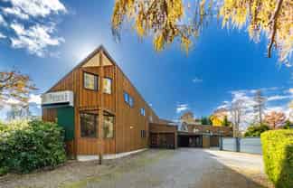 Iconic Tussock Lodge