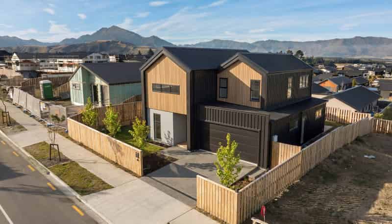 8 Callaghans Creek Rise , Wanaka