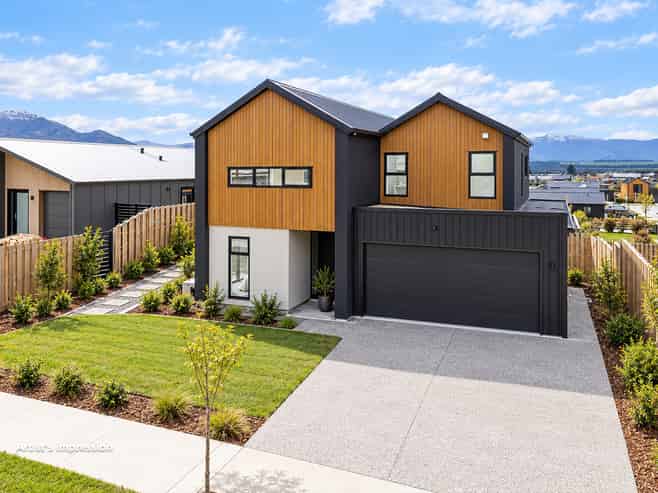 8 Callaghans Creek Rise, Wanaka