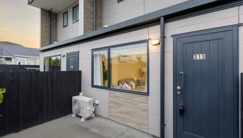 11/116 Stanmore Road, Linwood