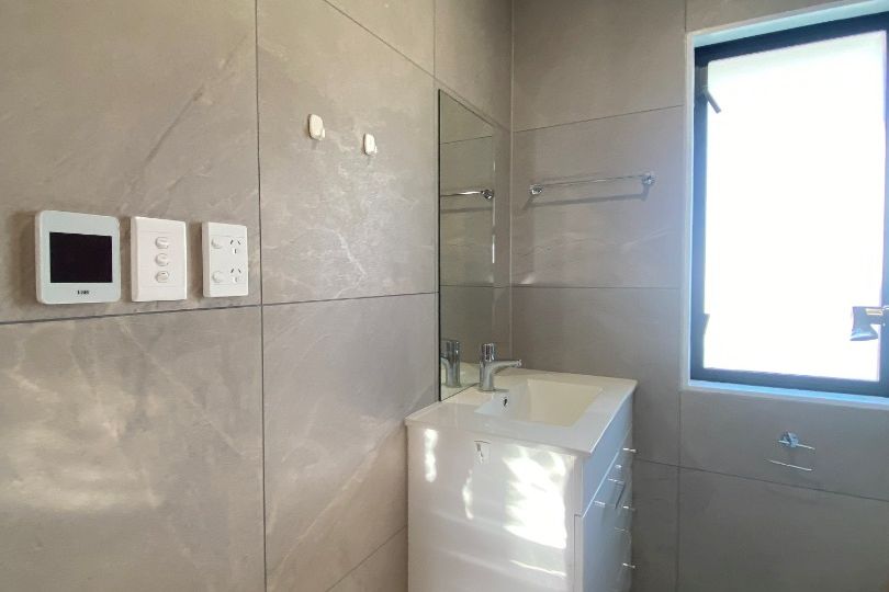 Large Family Home - Bild 4