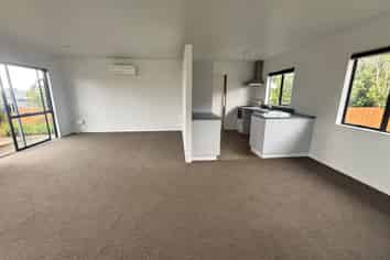 23b Crispe Road, Clarks Beach
