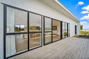 61 Hauraki Road, Leigh