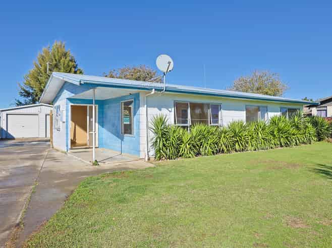 25 Burton Crescent, Flaxmere
