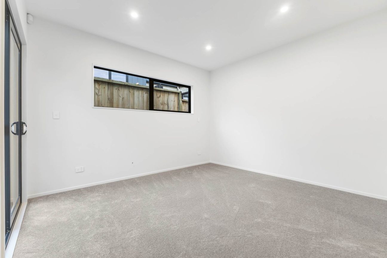 Single Level Standalone with Garage - Aanzicht 5