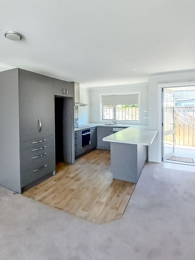 A rare opportunity at Carter Court Village - Widok 5