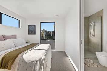 1 & 2/23 Wales Street, Maori Hill