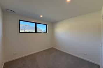 10 Rowe Drive, Hanleys Farm, Jacks Point
