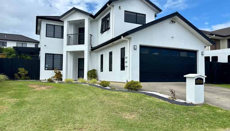 37 Crossandra Drive, Mangere