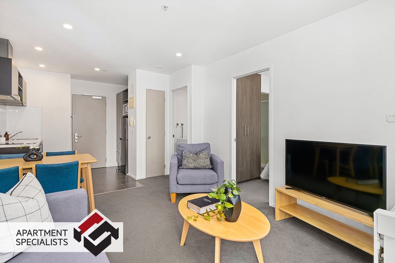 Higher Floor. Brighter Outlook. Better Living. - Vista 5
