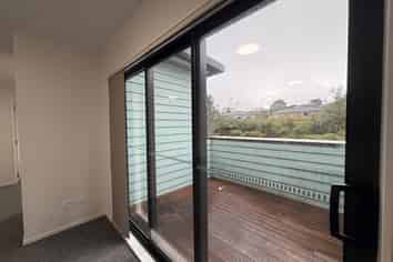 5/152 Triangle Road, Massey