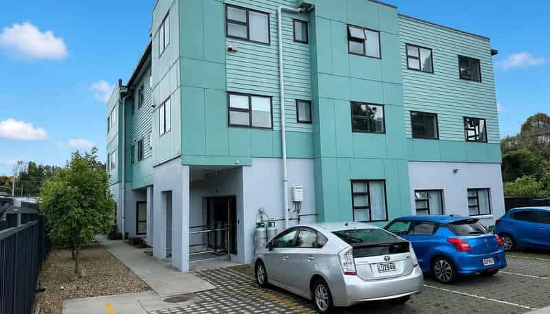 5/152 Triangle Road, Massey