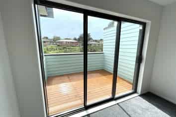 5/152 Triangle Road, Massey