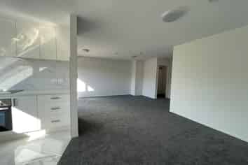 5/152 Triangle Road, Massey