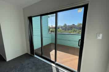 5/152 Triangle Road, Massey