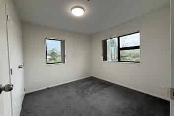 5/152 Triangle Road, Massey