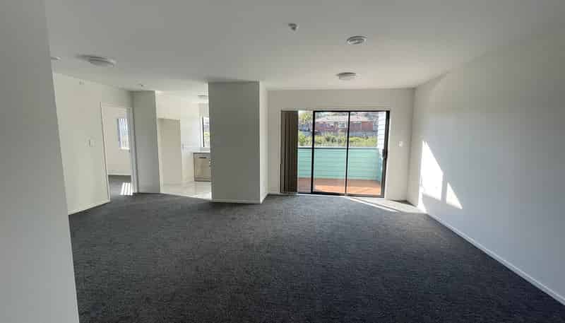 5/152 Triangle Road, Massey